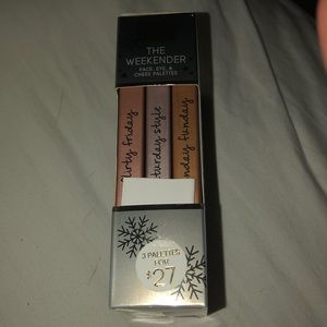 Laura Geller weekender makeup set. New